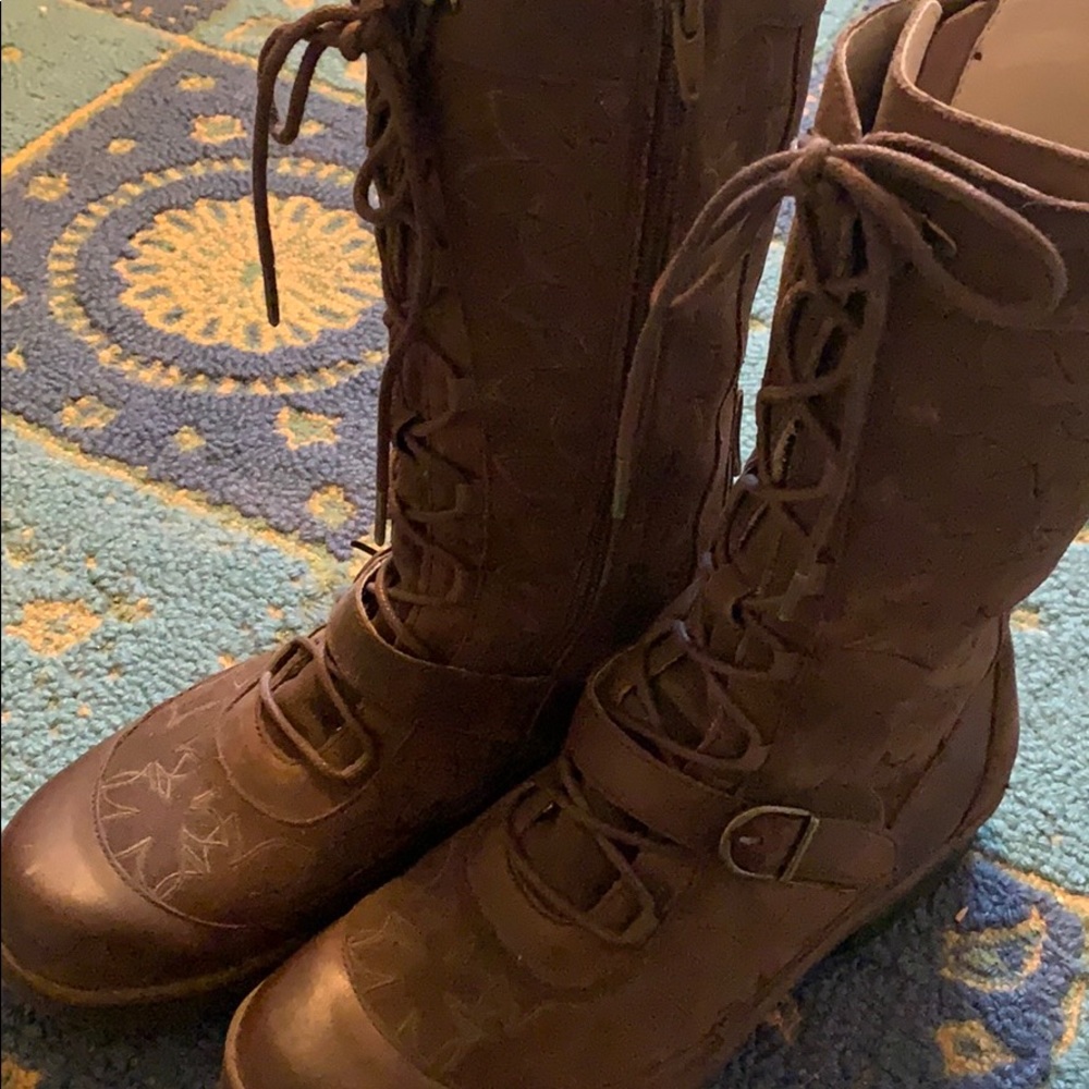 Jambu boots